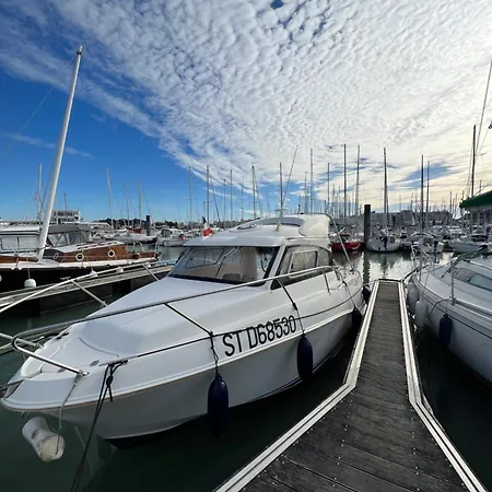 Les Trois Iles O.re.a. Homestay Aytre
