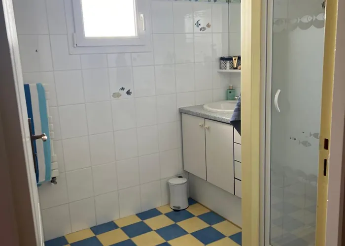 Les Trois Iles O.re.a. * Эйтре